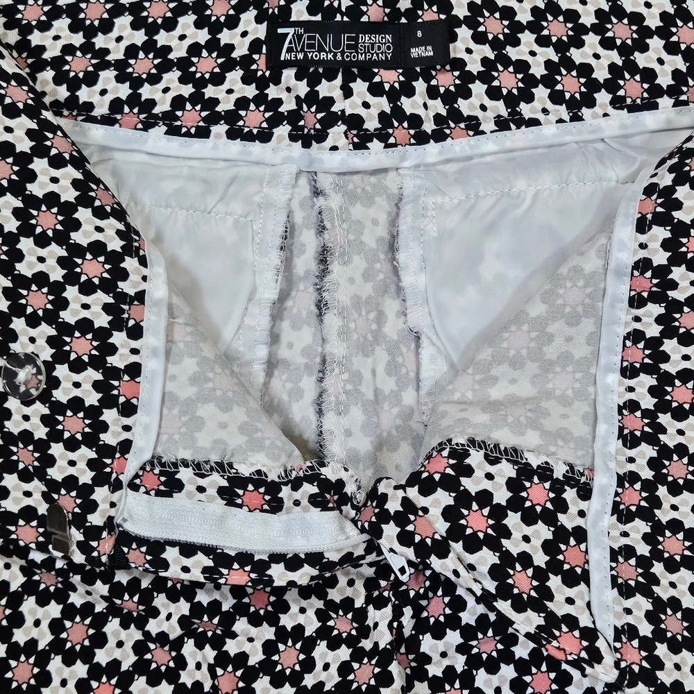Patterned Stretch Shorts - Picture 5 of 7